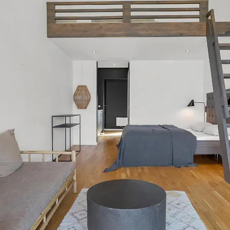 1 Bedroom Beautiful In Lägenhet *
