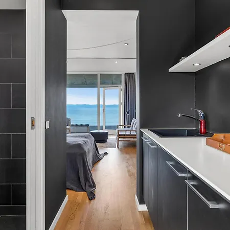 1 Bedroom Beautiful In Lägenhet *