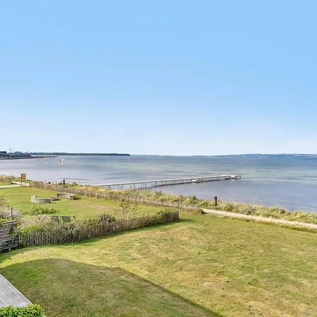 1 Bedroom Beautiful In Lägenhet